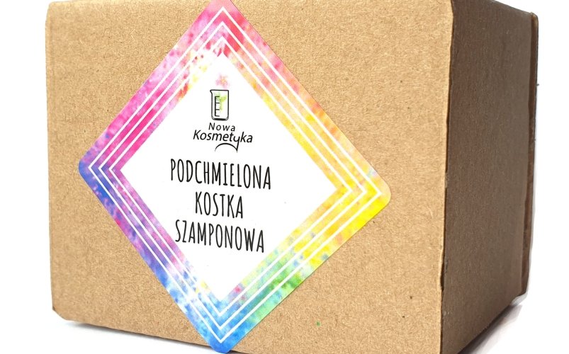 Podchmielona kostka szamponowa